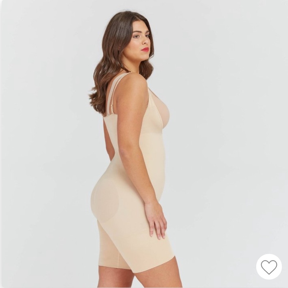 NWT Assets by Spanx open bust body suit shape wear 1X Nude Tan - Picture 2 of 12